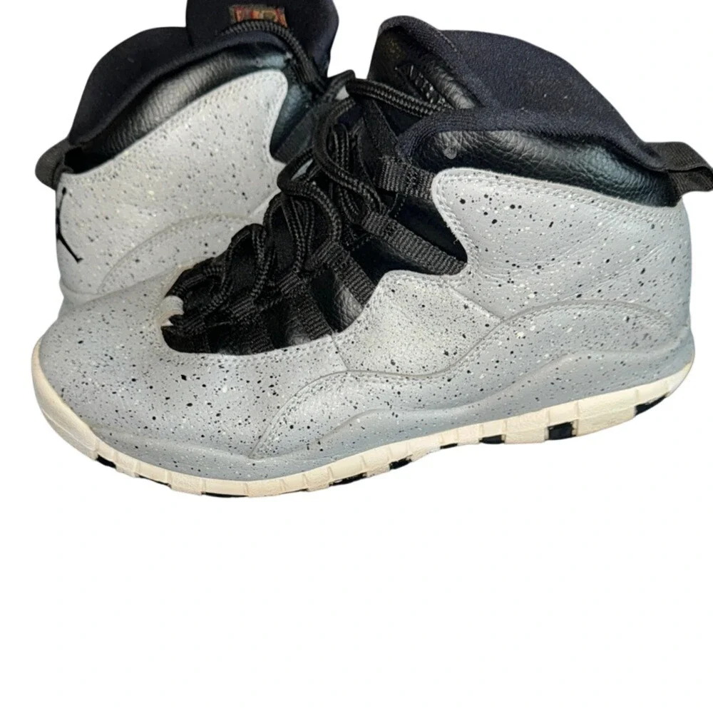 Nike Air Jordan 10 Retro Cement Grey Black White 310806-062 Mens 7Y / Womens 8.5